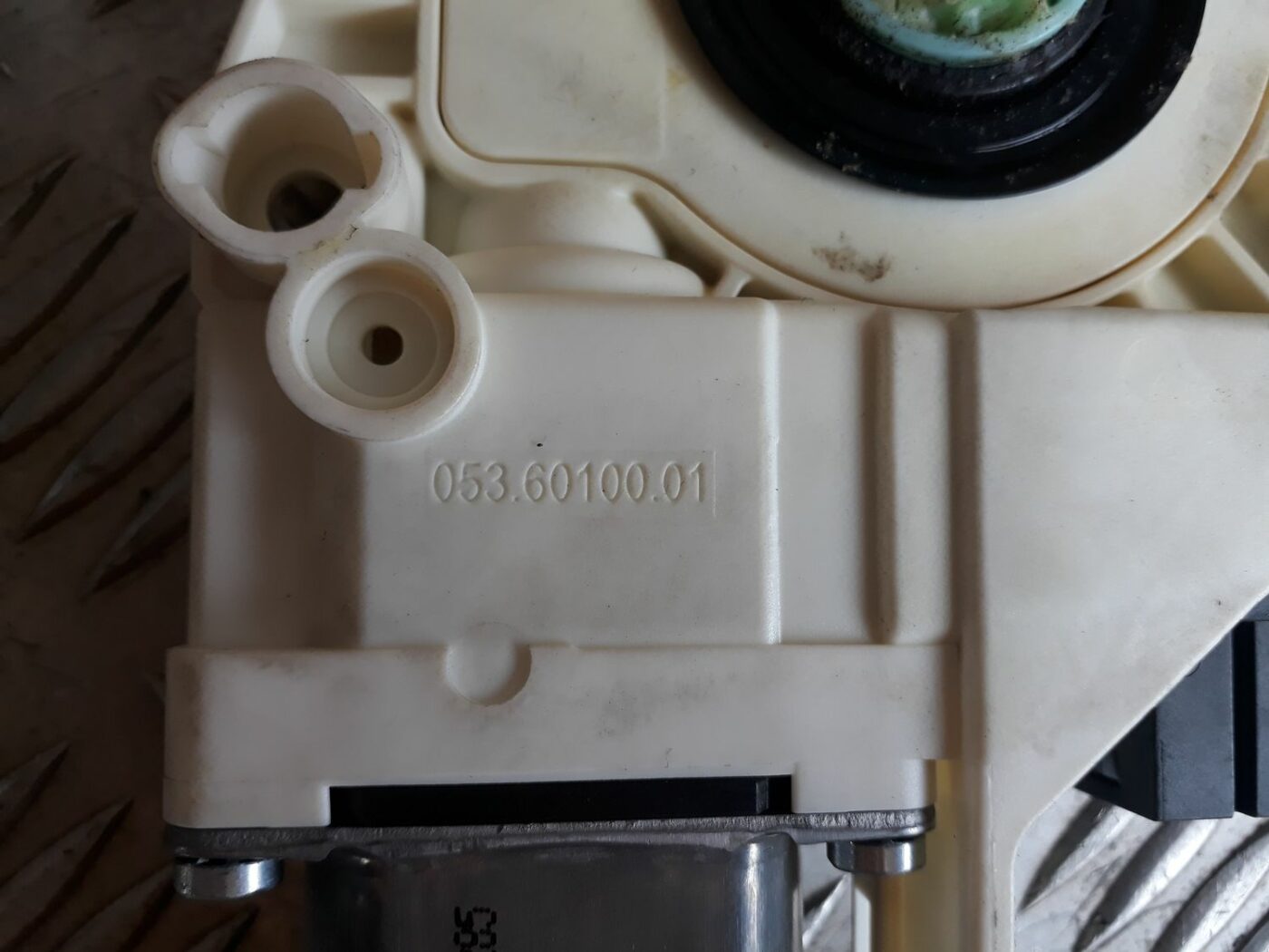 Elektrisko stiklu motors priekš AUDI A6 AVANT 2006 4 Elektrisko stiklu motors priekš AUDI A6 AVANT 2006