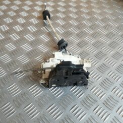 Priekšējo labo durvju slēdzene priekš AUDI A6 AVANT 2006