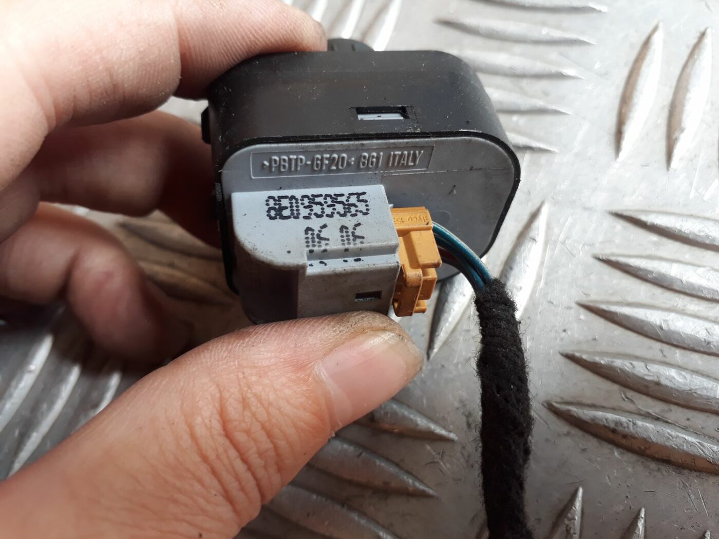 Spoguļa regulēšanas poga priekš AUDI A6 AVANT 2006 4 Spoguļa regulēšanas poga priekš AUDI A6 AVANT 2006