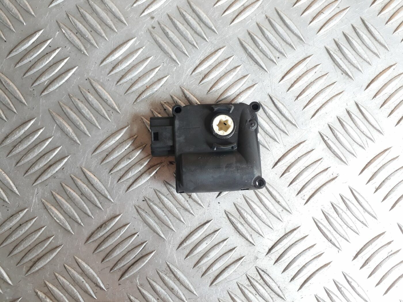 Apsildes sistēmas aktuators priekš AUDI A6 AVANT 2006