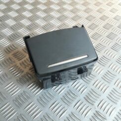 Krūzes turētājs priekš AUDI A6 AVANT 2006