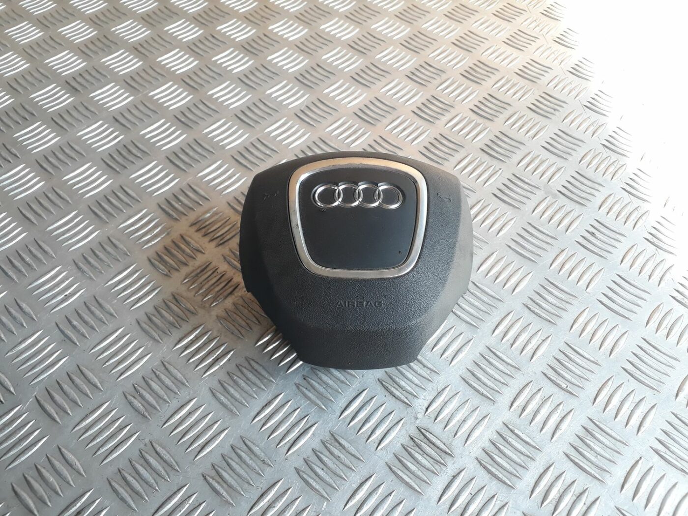 Stūres drošības spilvens priekš AUDI A6 AVANT 2006 1 Stūres drošības spilvens priekš AUDI A6 AVANT 2006