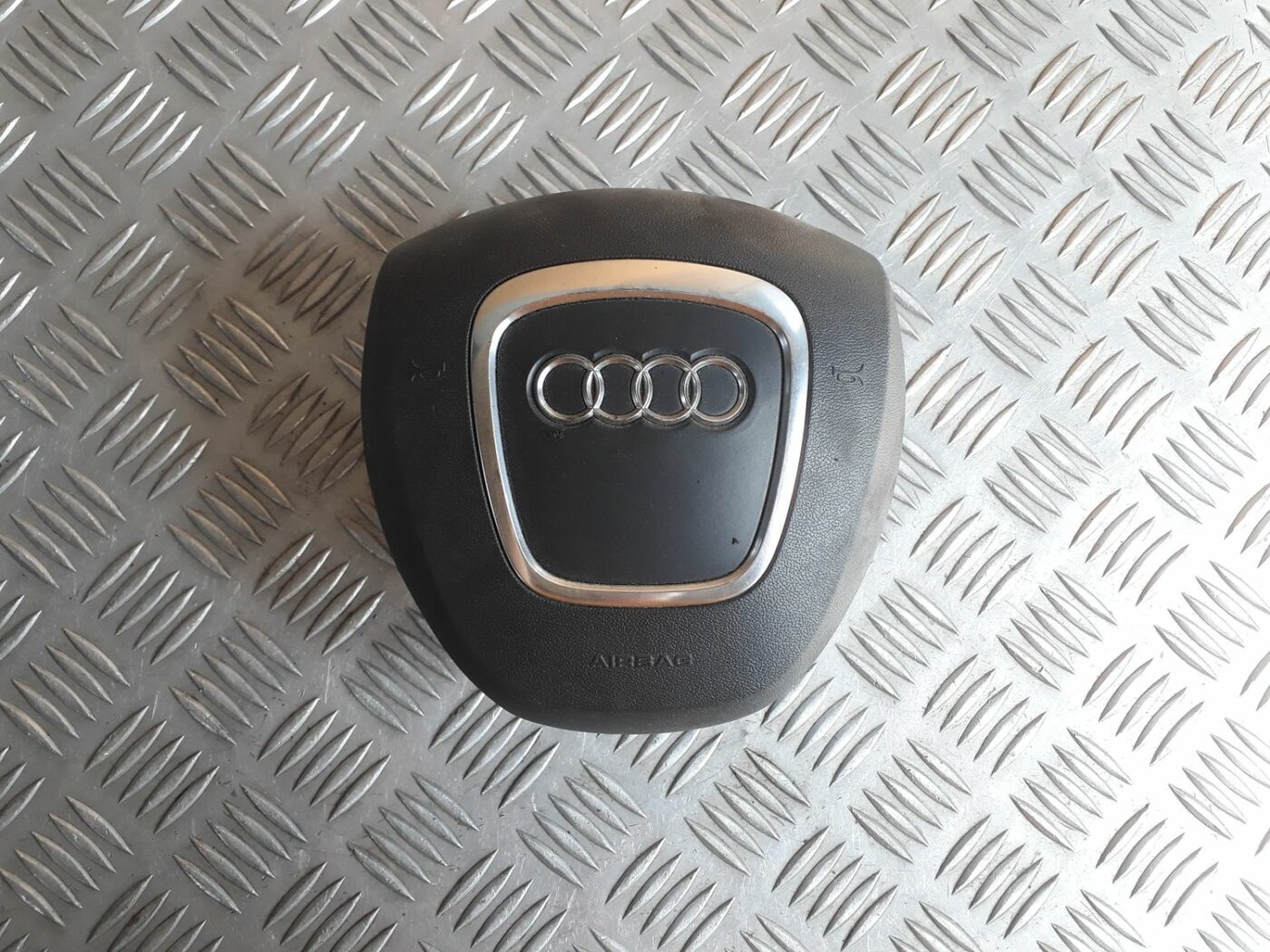 Stūres drošības spilvens priekš AUDI A6 AVANT 2006 2 Stūres drošības spilvens priekš AUDI A6 AVANT 2006