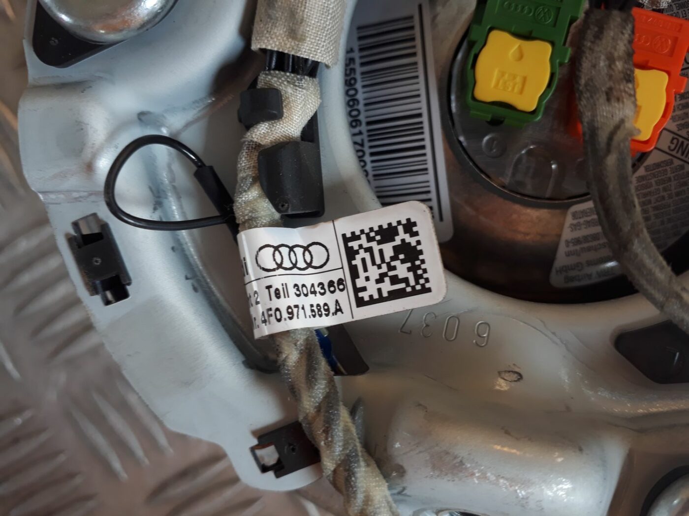 Stūres drošības spilvens priekš AUDI A6 AVANT 2006 4 Stūres drošības spilvens priekš AUDI A6 AVANT 2006