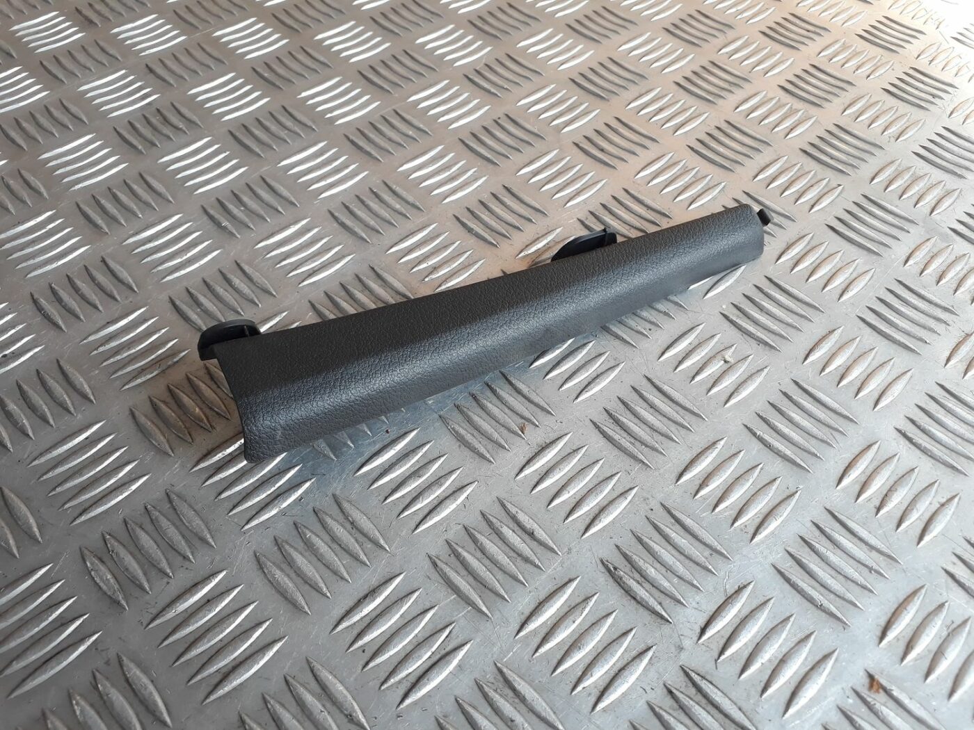 Salona plastmasa priekš AUDI A6 AVANT 2006 1 Salona plastmasa priekš AUDI A6 AVANT 2006