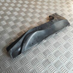 Salona plastmasa priekš AUDI A6 AVANT 2006