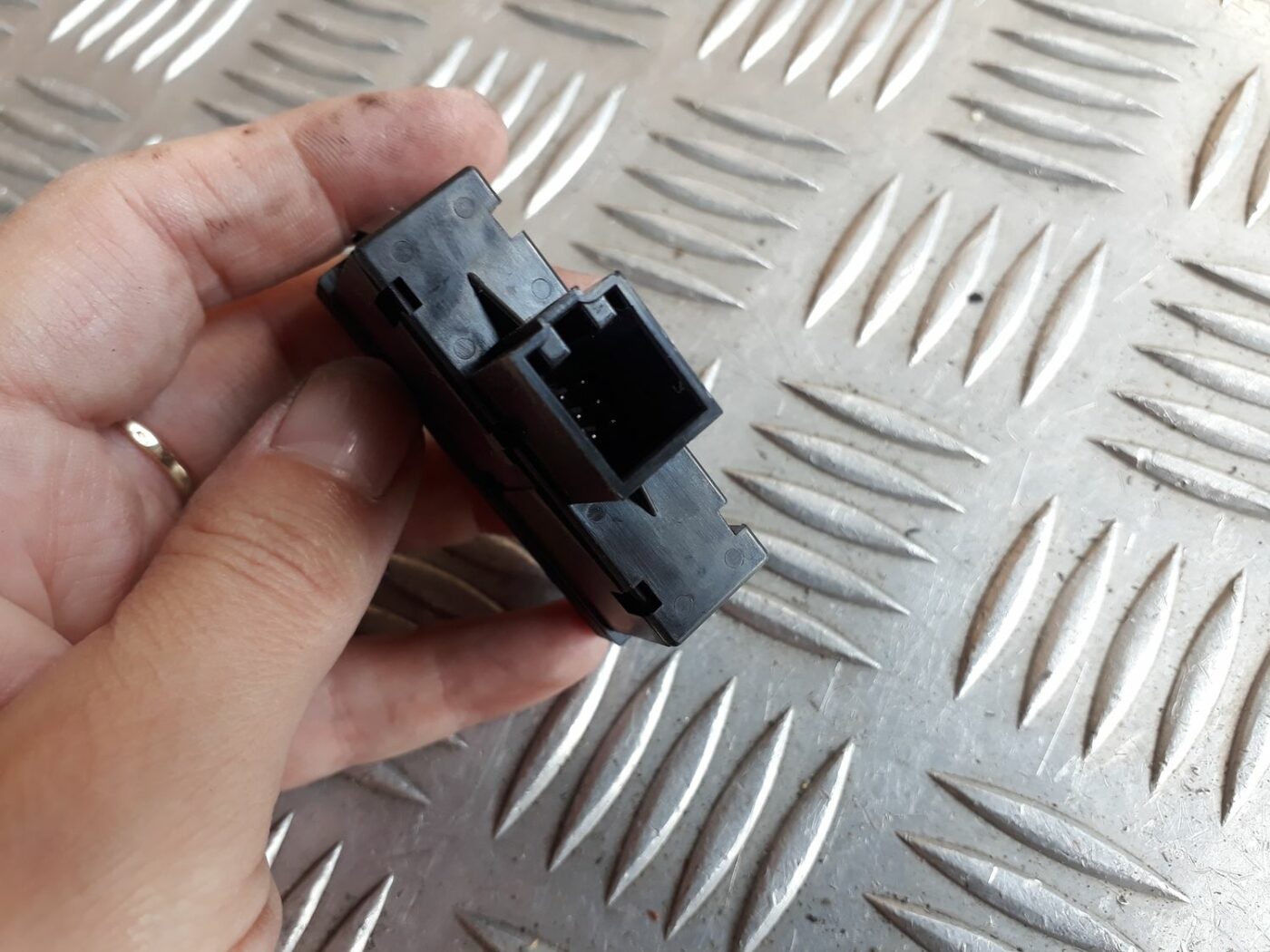 Trauksmes poga priekš AUDI A6 AVANT 2006