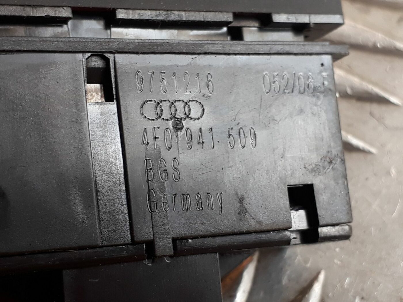 Trauksmes poga priekš AUDI A6 AVANT 2006