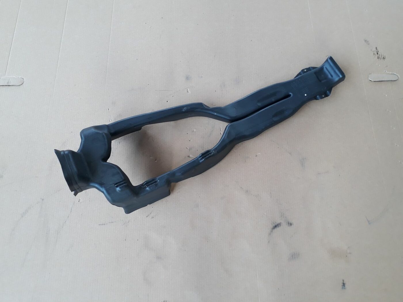 Salona gaisa vads priekš AUDI A6 AVANT 2006