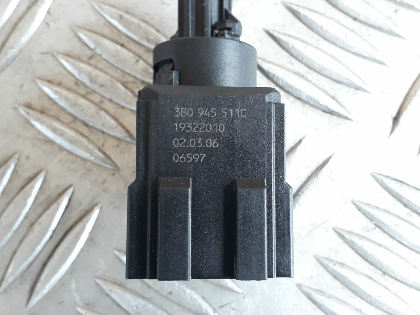 Stop signāla devējs priekš AUDI A6 AVANT 2006