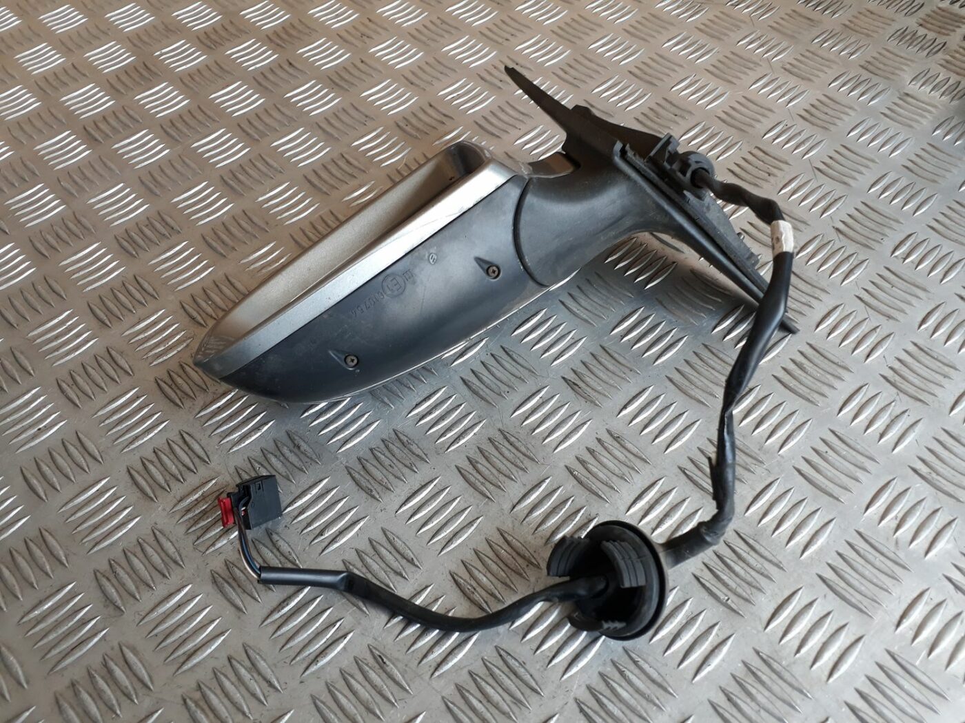 Ārējais spogulis, pa kreisi priekš AUDI A6 AVANT 2006