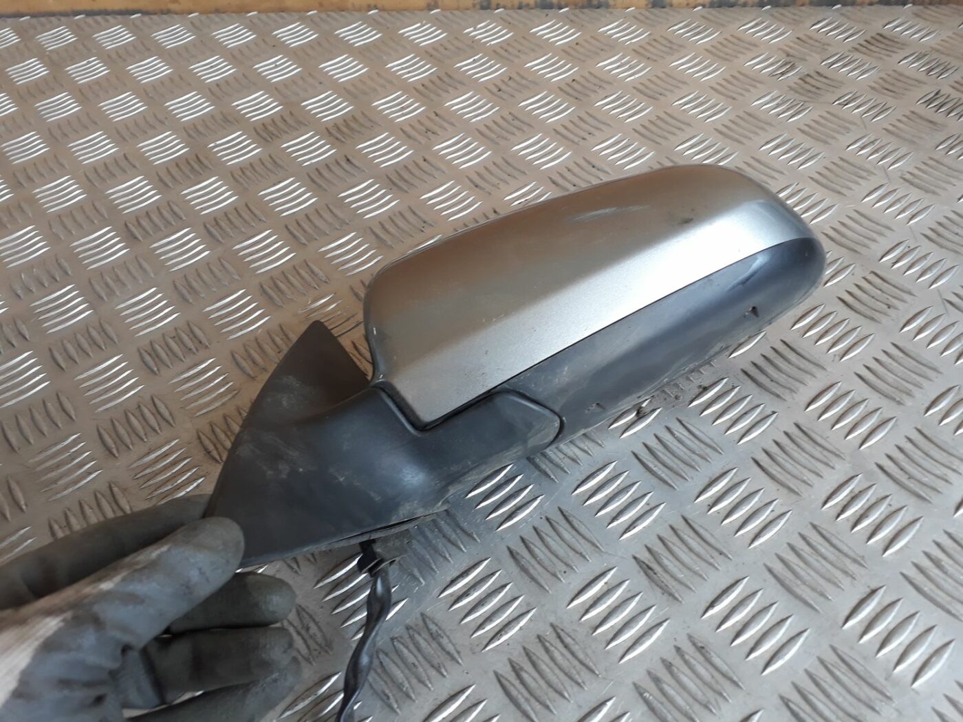 Ārējais spogulis, pa kreisi priekš AUDI A6 AVANT 2006