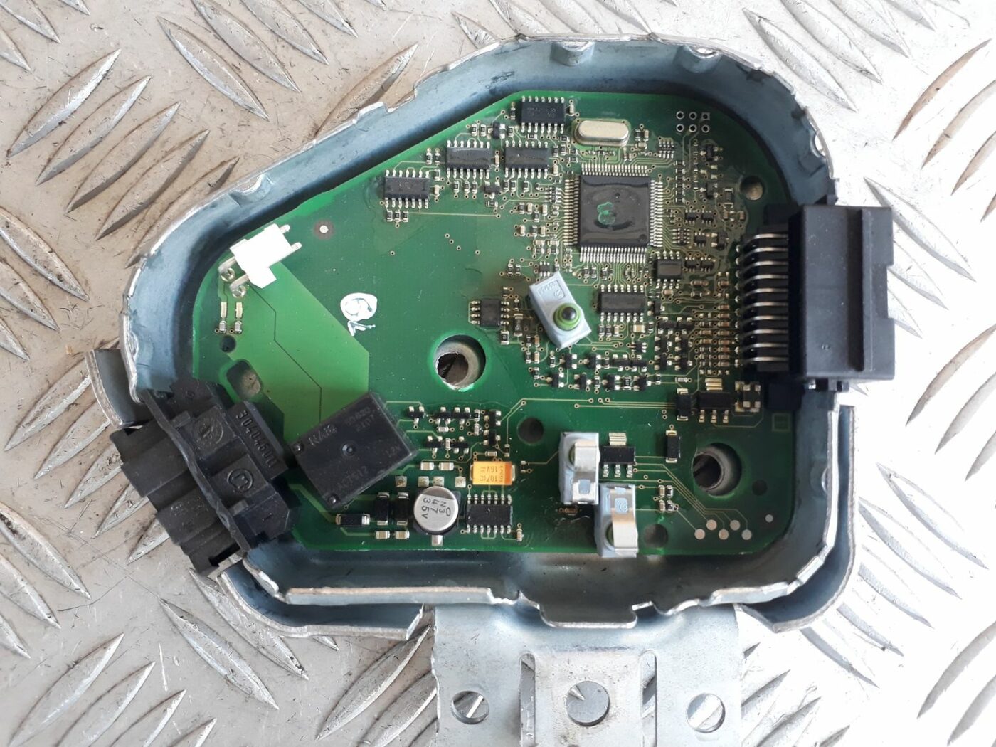Stūres bloķēšanas modulis priekš AUDI A6 AVANT 2006 3 Stūres bloķēšanas modulis priekš AUDI A6 AVANT 2006