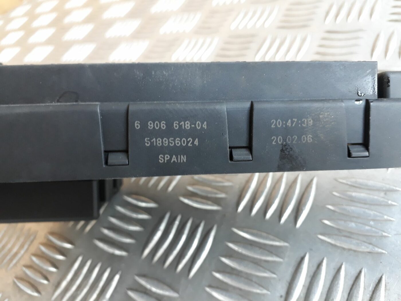 Drošinātāju kārbas korpuss priekš BMW 530D E61 2006 TOURING BLUE