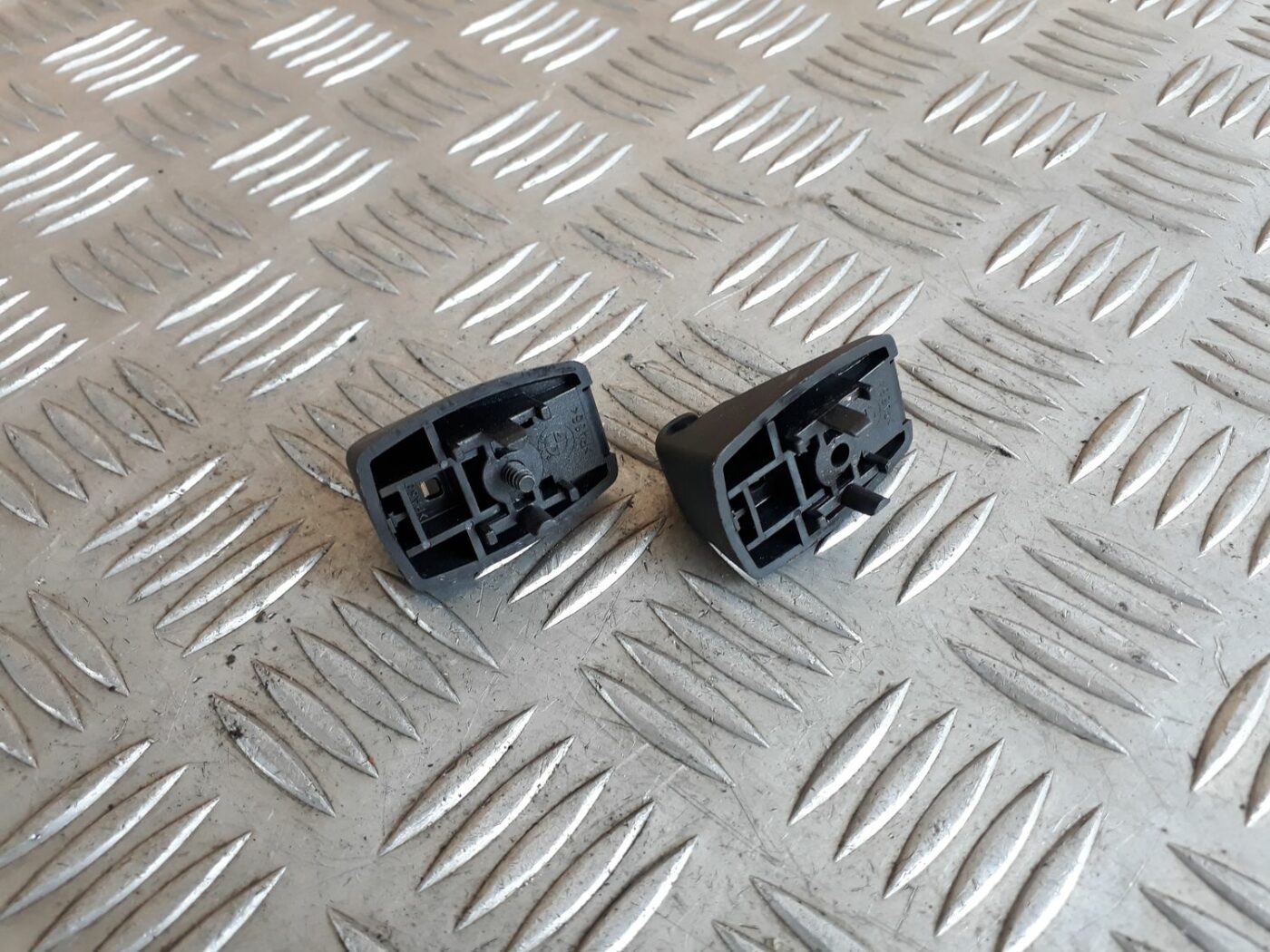 Saules aizsargu turētājs priekš BMW 530D E61 2006 TOURING BLUE