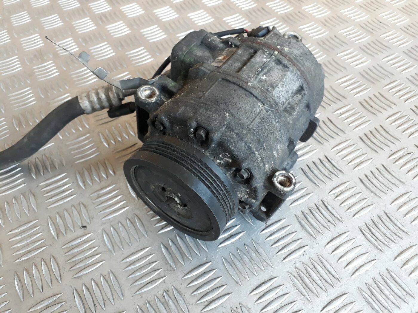 Gaisa kondicioniera kompresors priekš BMW 530D E61 2006 TOURING BLUE 4 Gaisa kondicioniera kompresors priekš BMW 530D E61 2006 TOURING BLUE