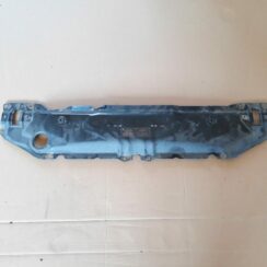 Priekšējā radiatora rāmja augšēja daļa priekš BMW 530D E61 2006 TOURING BLUE