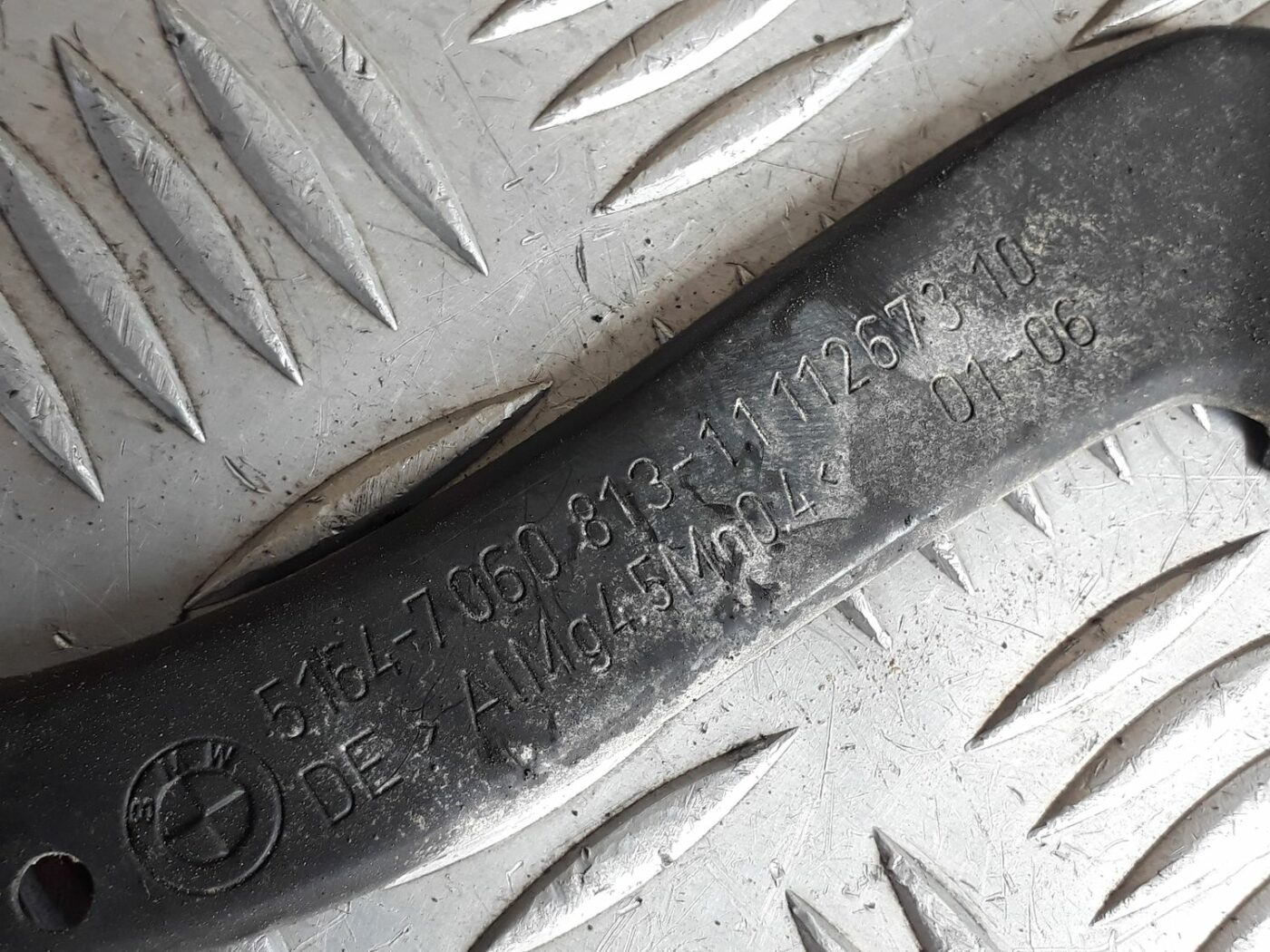 Priekšējā spārna un bufera stiprinājums priekš BMW 530D E61 2006 TOURING BLUE