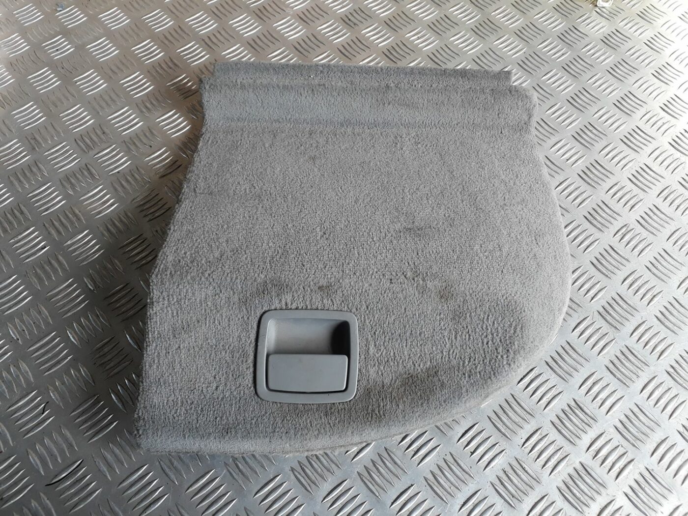 Bagāžnieka nodalījuma sānu apdares lūka priekš BMW 530D E61 2006 TOURING BLUE