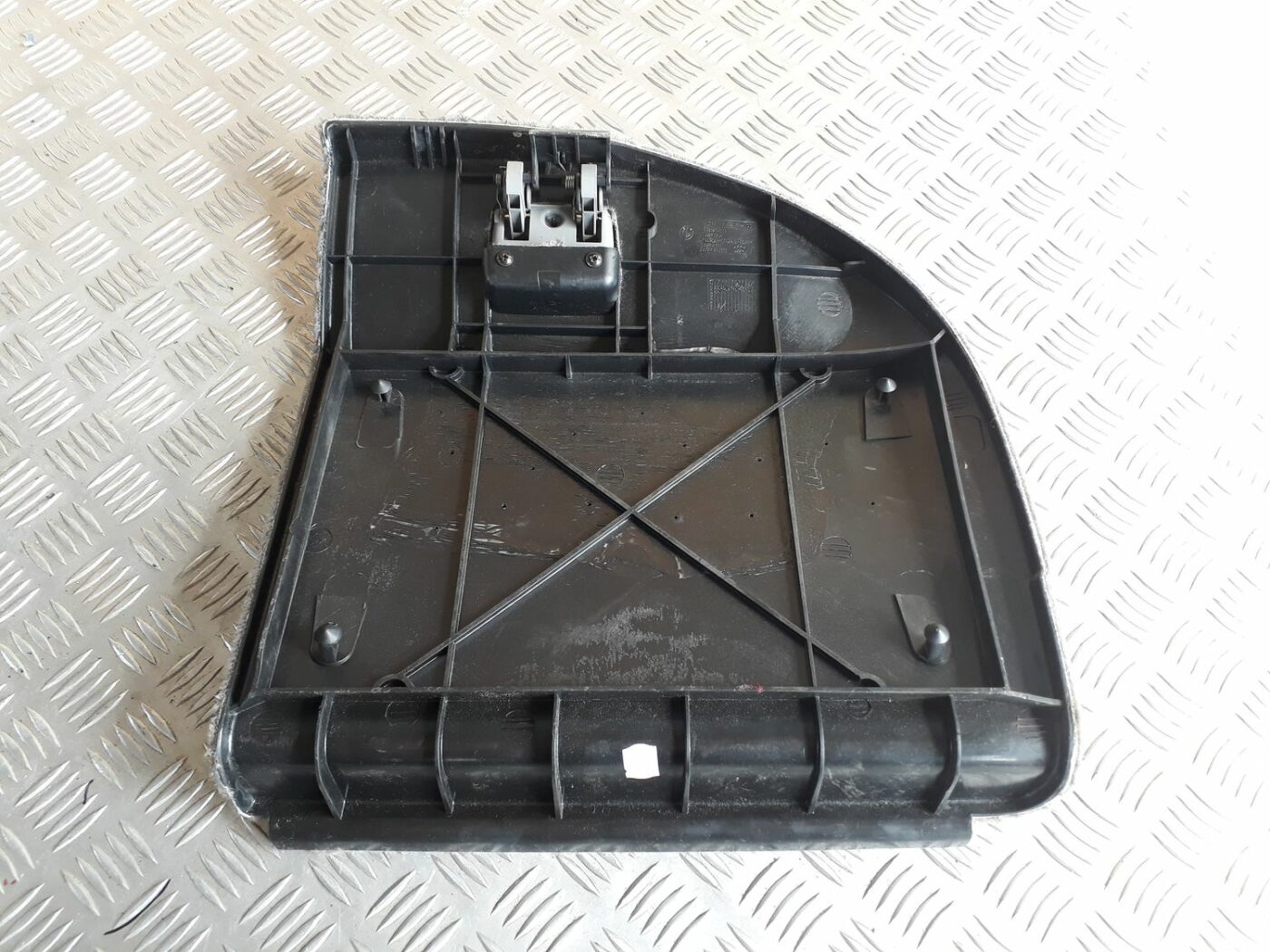 Bagāžnieka nodalījuma sānu apdares lūka priekš BMW 530D E61 2006 TOURING BLUE