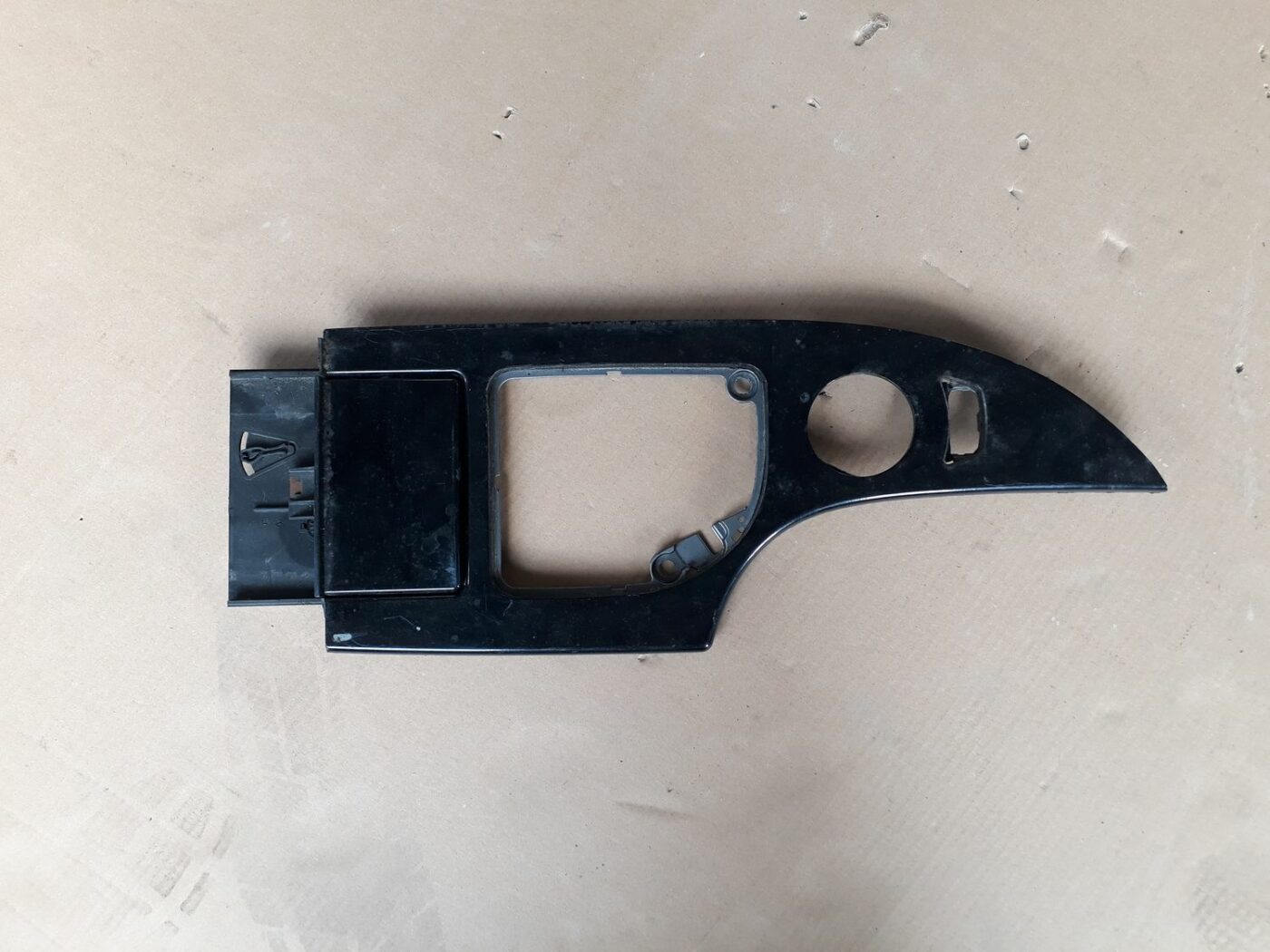 Dekoratīvs rāmis pārnesumu selektoram priekš BMW 530D E61 2006 TOURING BLUE