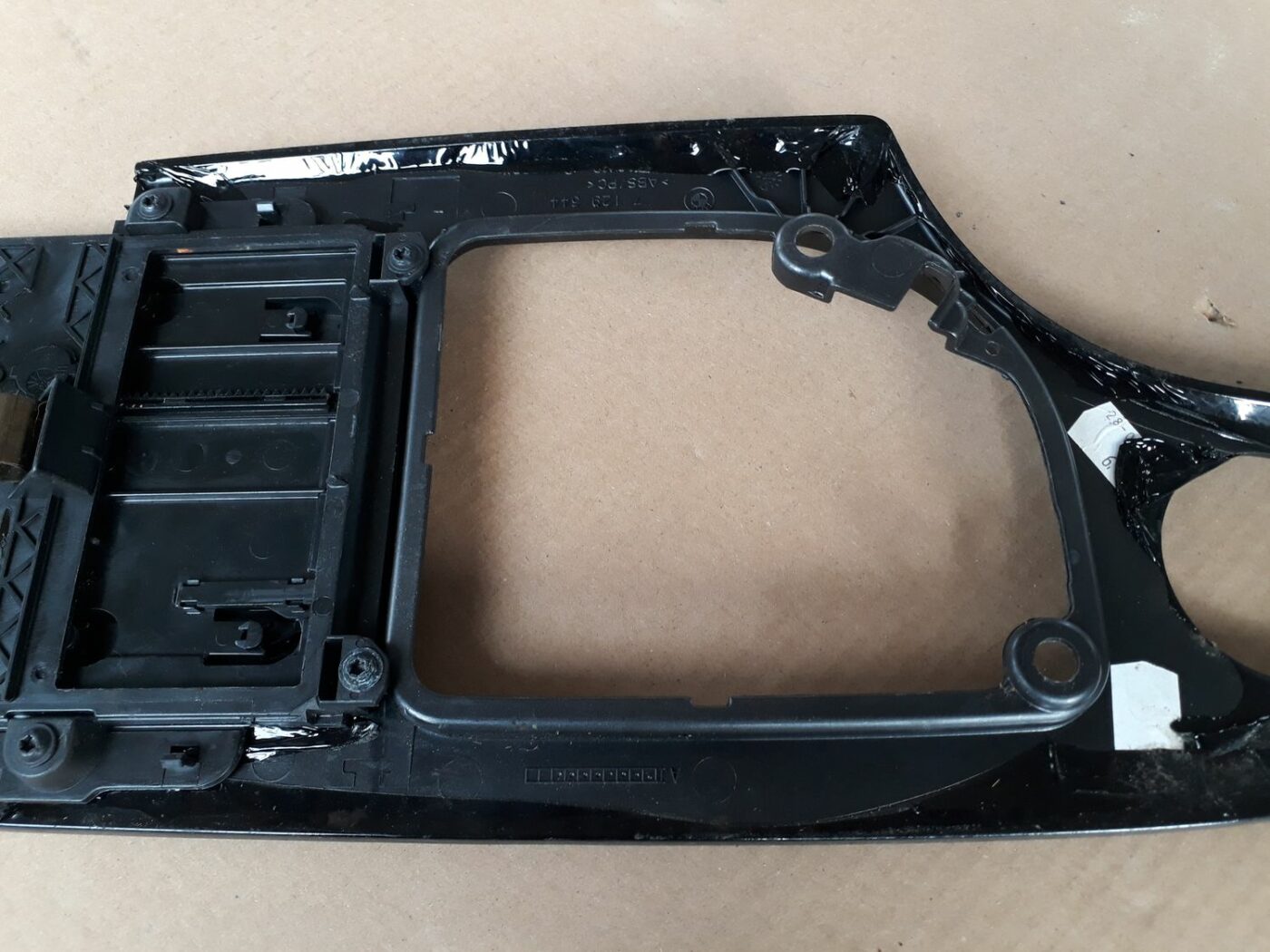 Dekoratīvs rāmis pārnesumu selektoram priekš BMW 530D E61 2006 TOURING BLUE