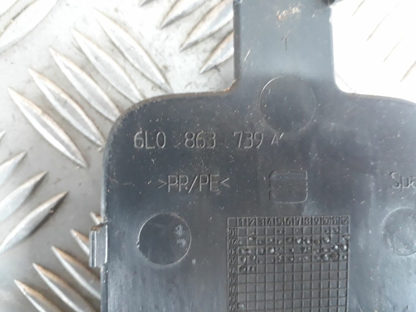 Centrālās konsoles nodalījuma žalūzija/vāciņš priekš SEAT IBIZA 2005 3 Centrālās konsoles nodalījuma žalūzija/vāciņš priekš SEAT IBIZA 2005