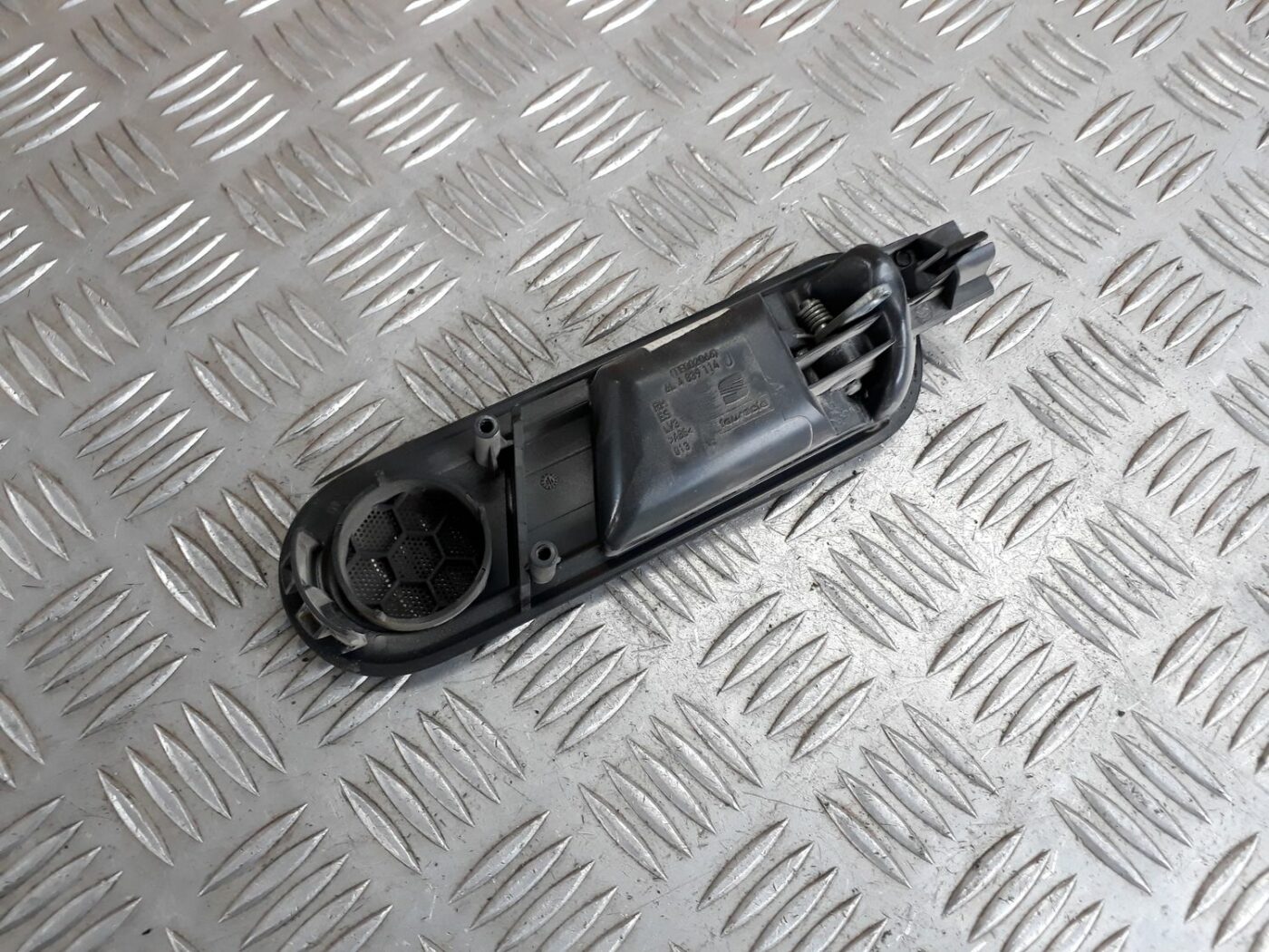 Salona durvju rokturis, aizmugures labais priekš SEAT IBIZA 2005 2 Salona durvju rokturis, aizmugures labais priekš SEAT IBIZA 2005