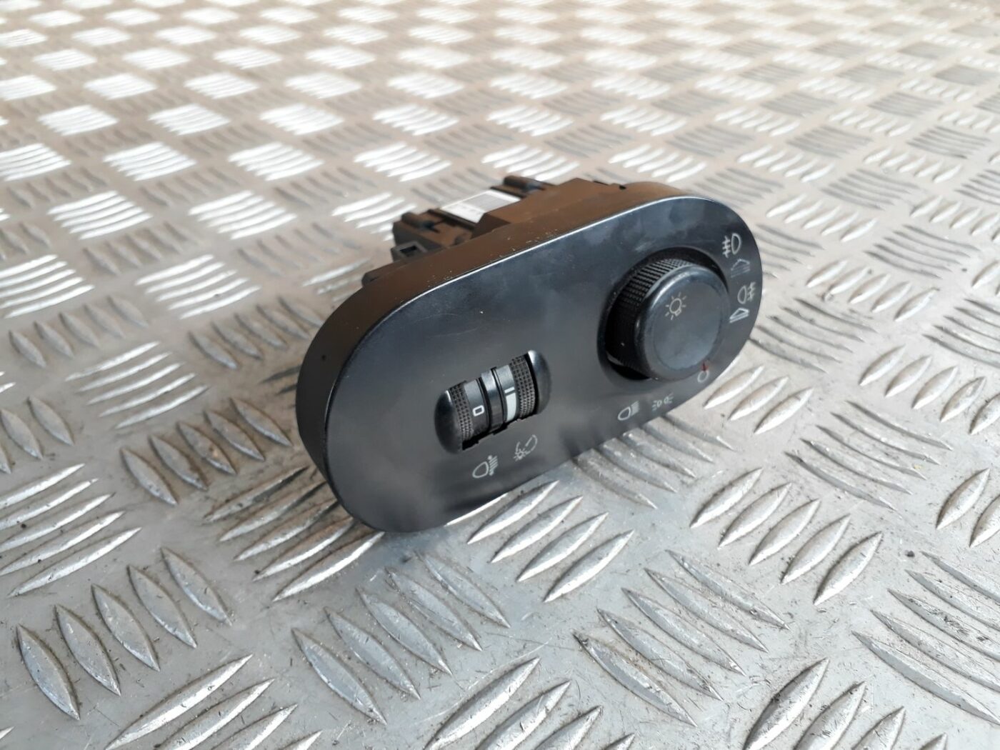 Gaismas slēdzis priekš SEAT IBIZA 2005 1 Gaismas slēdzis priekš SEAT IBIZA 2005