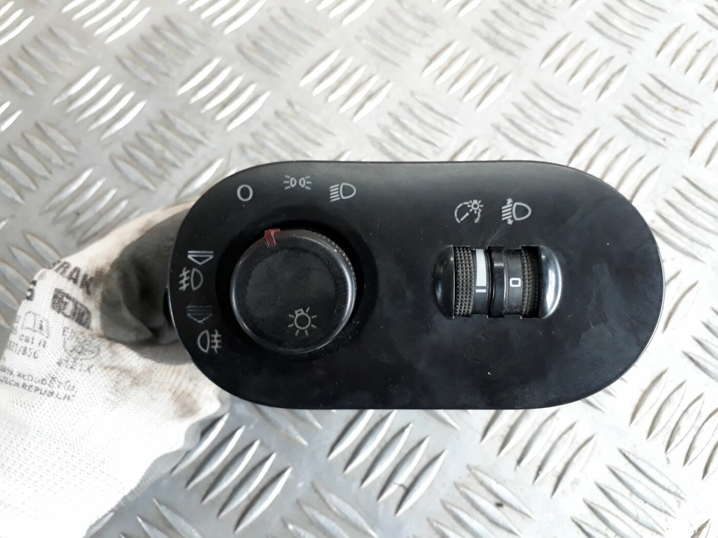 Gaismas slēdzis priekš SEAT IBIZA 2005 2 Gaismas slēdzis priekš SEAT IBIZA 2005