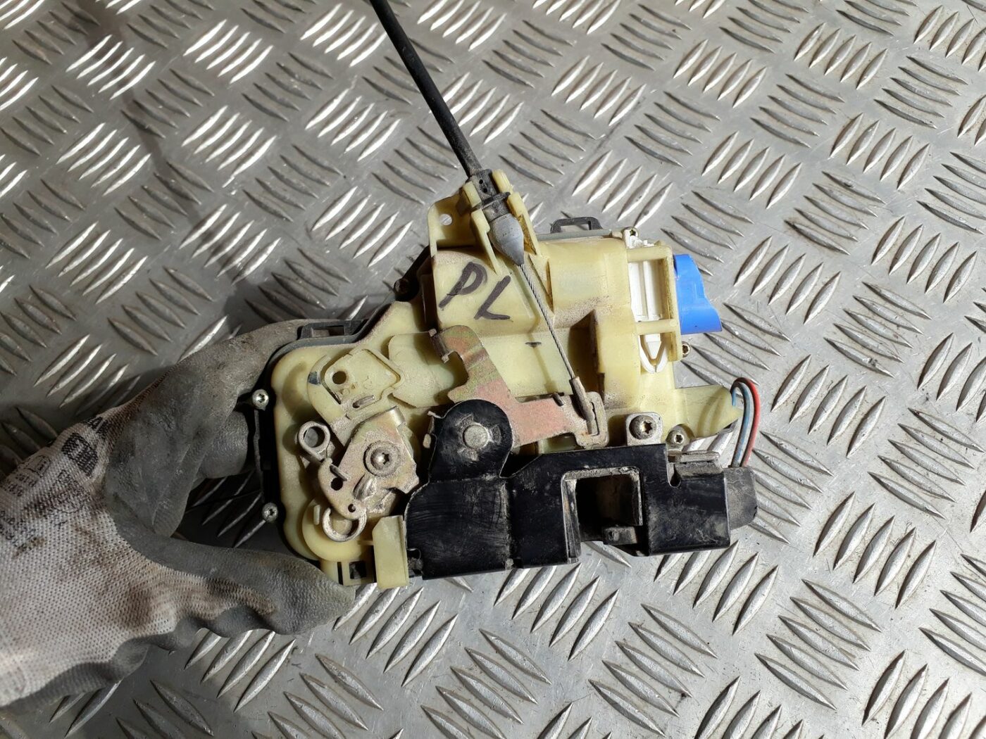 Priekšējo kreiso durvju slēdzene priekš SEAT IBIZA 2005