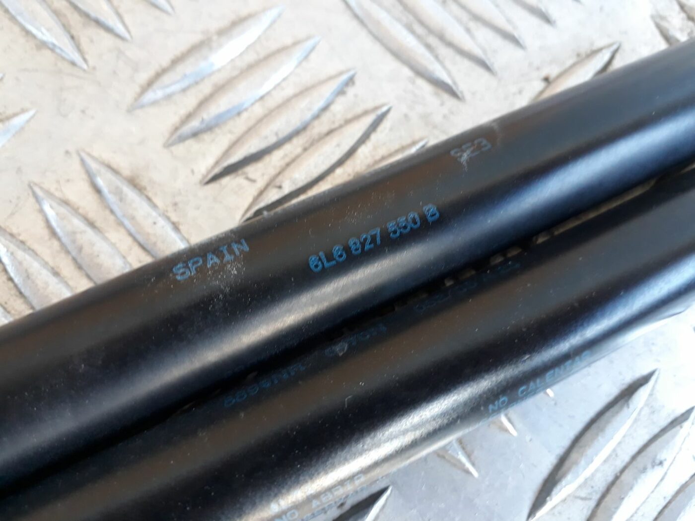 Pārsega amortizators priekš SEAT IBIZA 2005