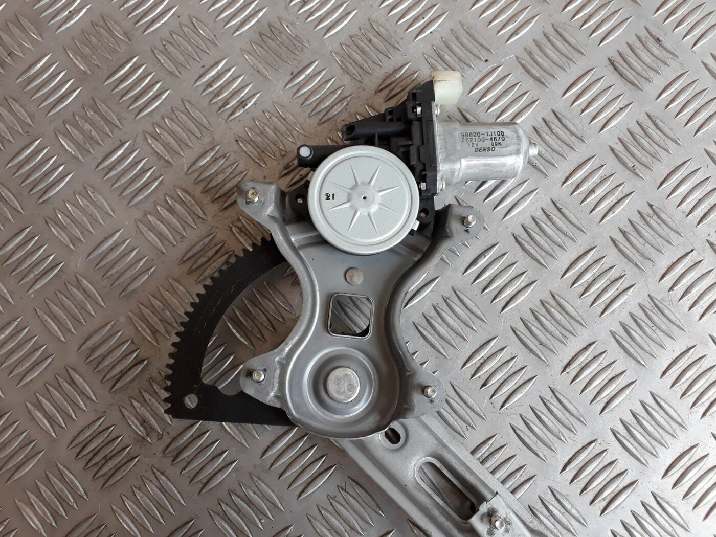 Stikla pacelšanas mehānisms priekšējais labais priekš HYUNDAI I20 2011