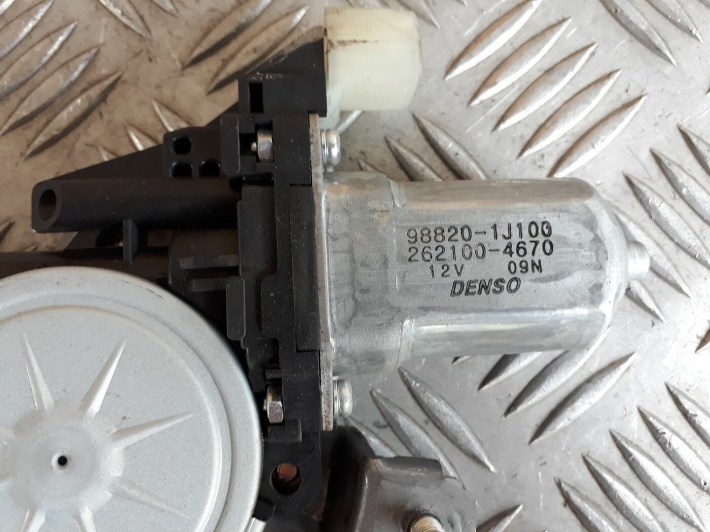 Stikla pacelšanas mehānisms priekšējais labais priekš HYUNDAI I20 2011