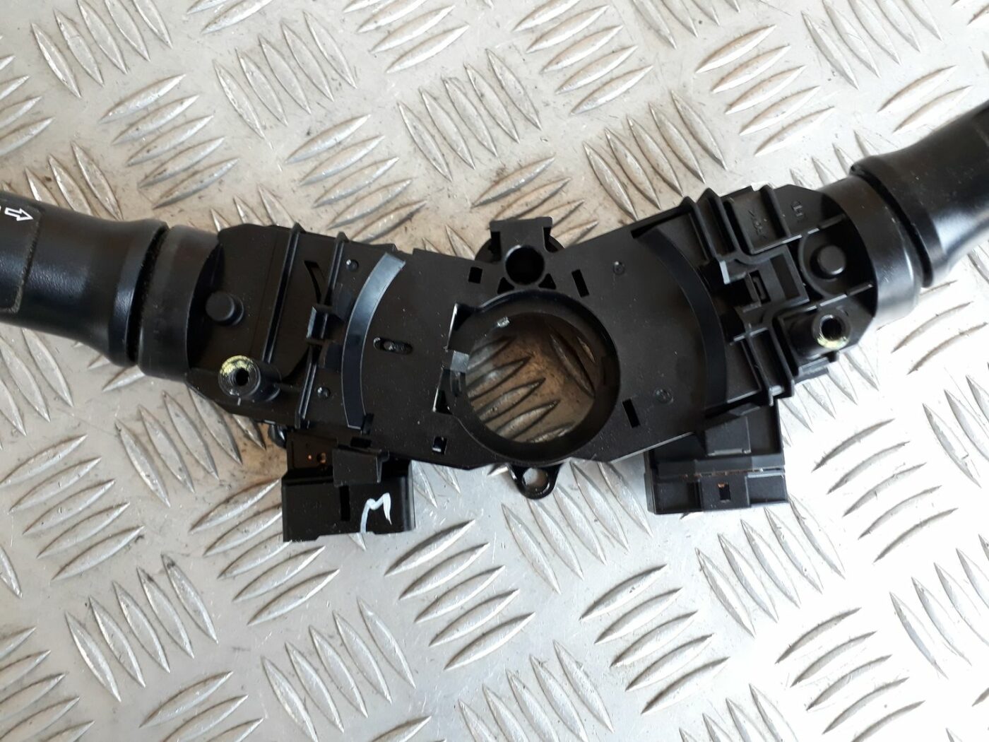 Stūres statnes slēdzis priekš HYUNDAI I20 2011 7 Stūres statnes slēdzis priekš HYUNDAI I20 2011