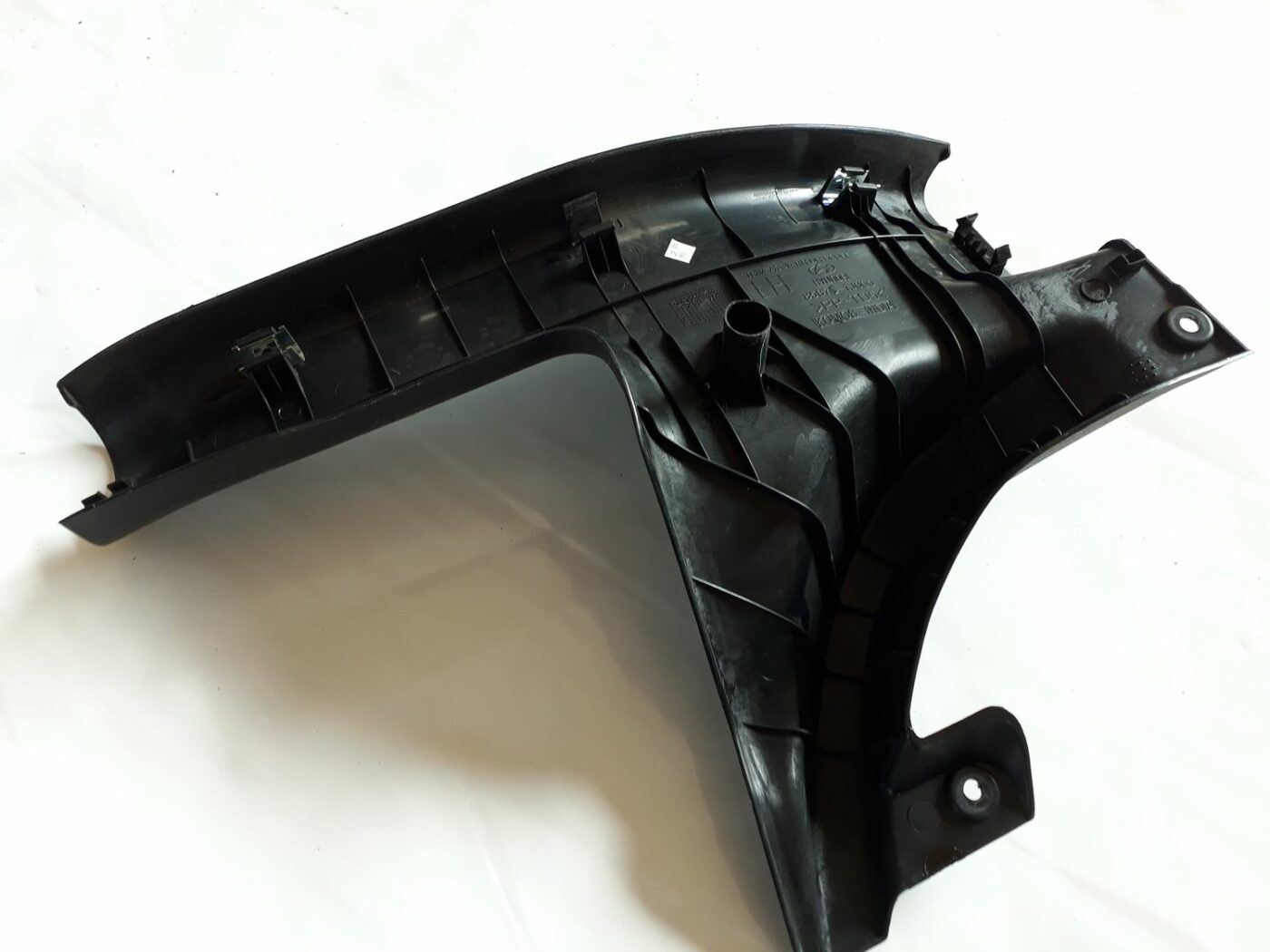 Sliekšņa aizmugurēja kreisa uzlika (salonā) priekš HYUNDAI I20 2011 4 Sliekšņa aizmugurēja kreisa uzlika (salonā) priekš HYUNDAI I20 2011