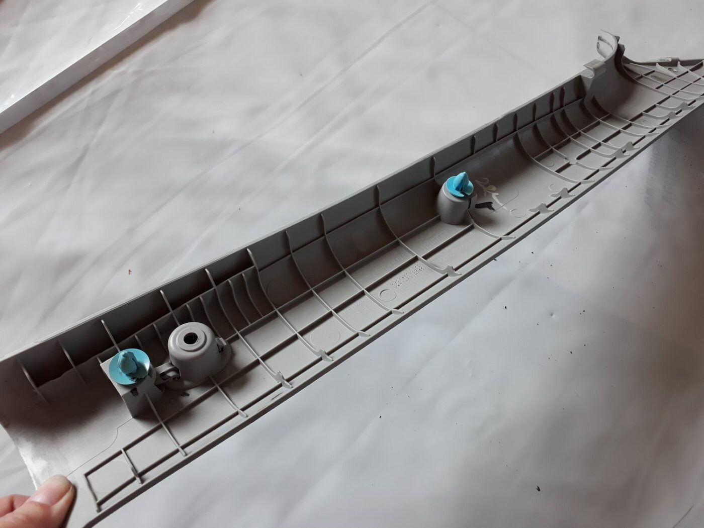 Priekšējas salona statnes apdare priekš HYUNDAI I20 2011 7 Priekšējas salona statnes apdare priekš HYUNDAI I20 2011