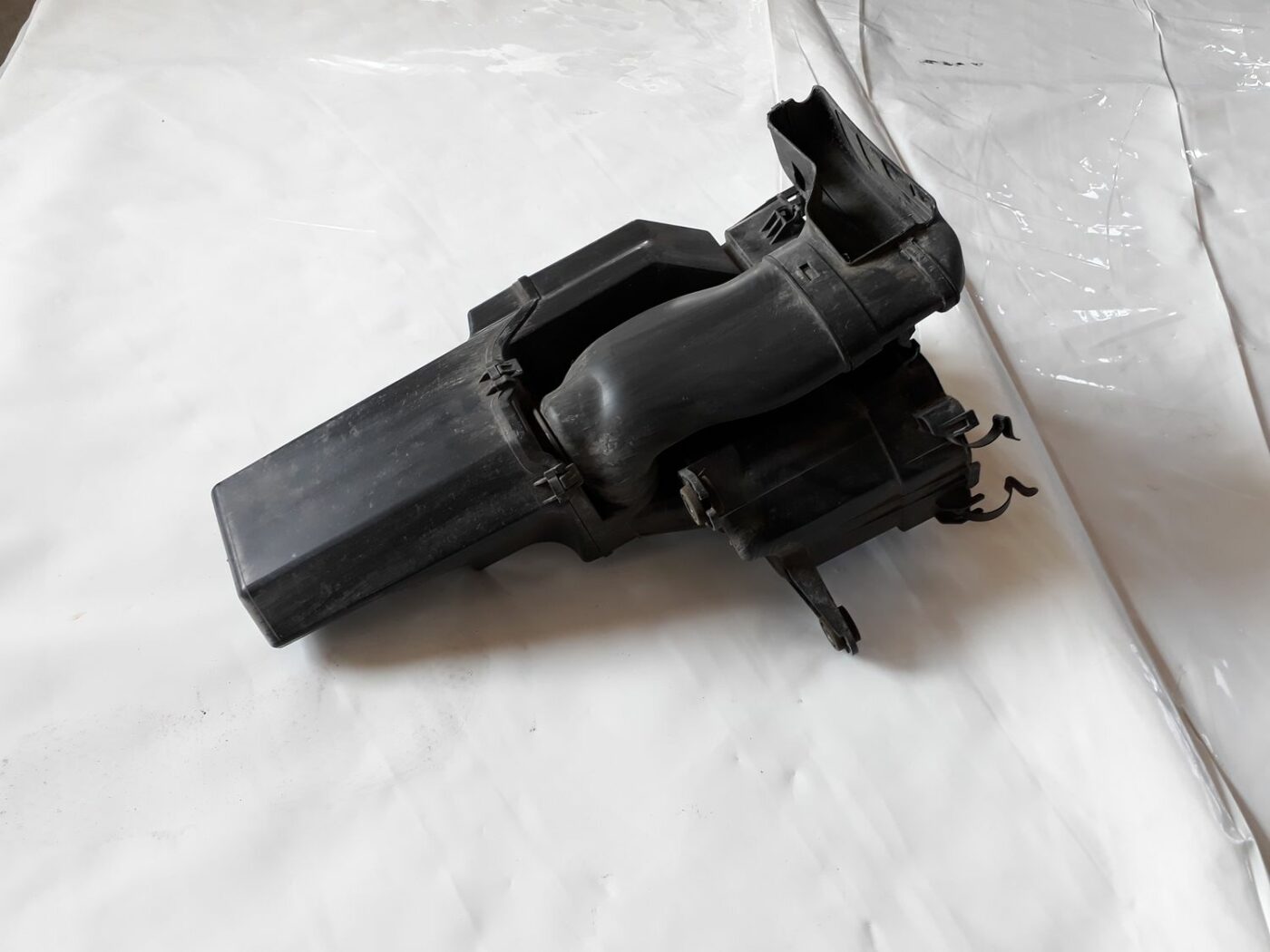 Gaisa filtra korpuss priekš HYUNDAI I20 2011