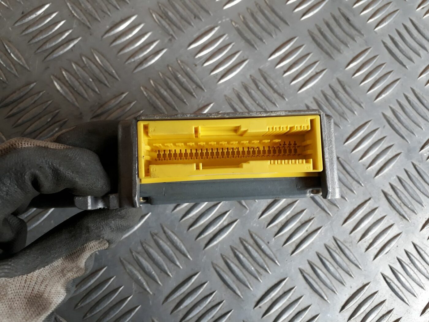 Drošības spilvena vadības bloks priekš AUDI A4 1999