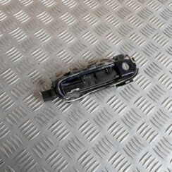 Priekšējāis kreisais durvju rokturis priekš AUDI A4 1999