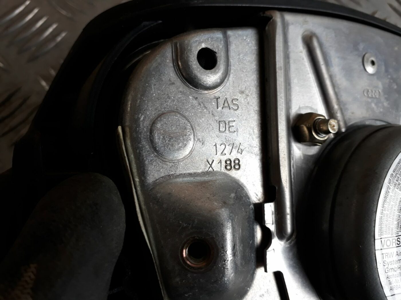 Stūres drošības spilvens priekš AUDI A4 1999 5 Stūres drošības spilvens priekš AUDI A4 1999