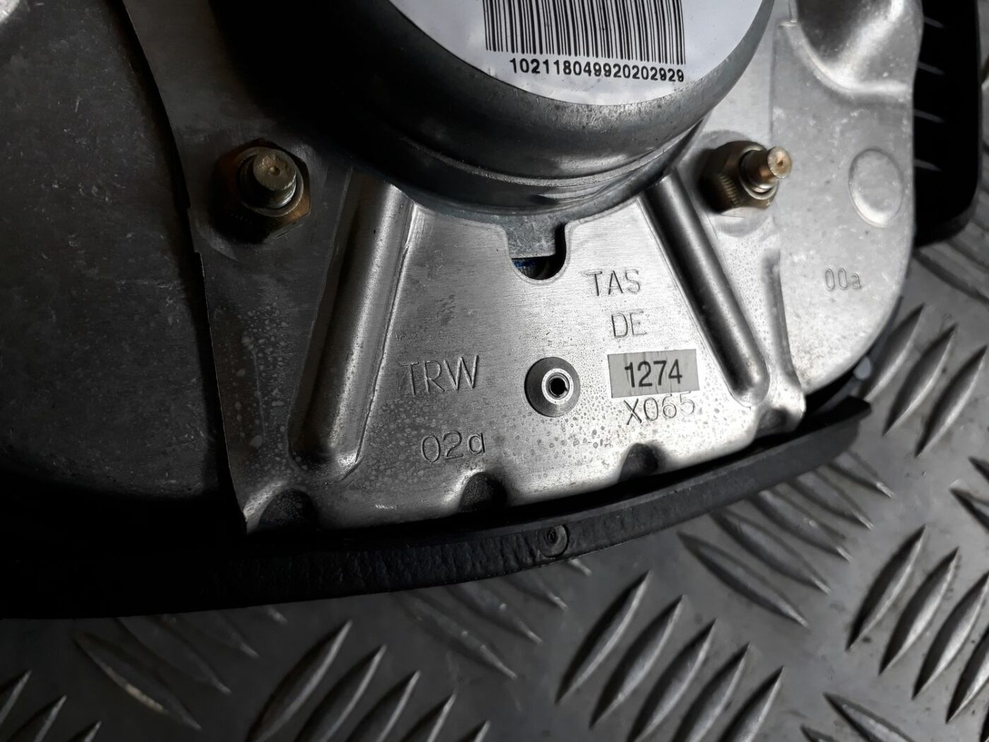 Stūres drošības spilvens priekš AUDI A4 1999 4 Stūres drošības spilvens priekš AUDI A4 1999