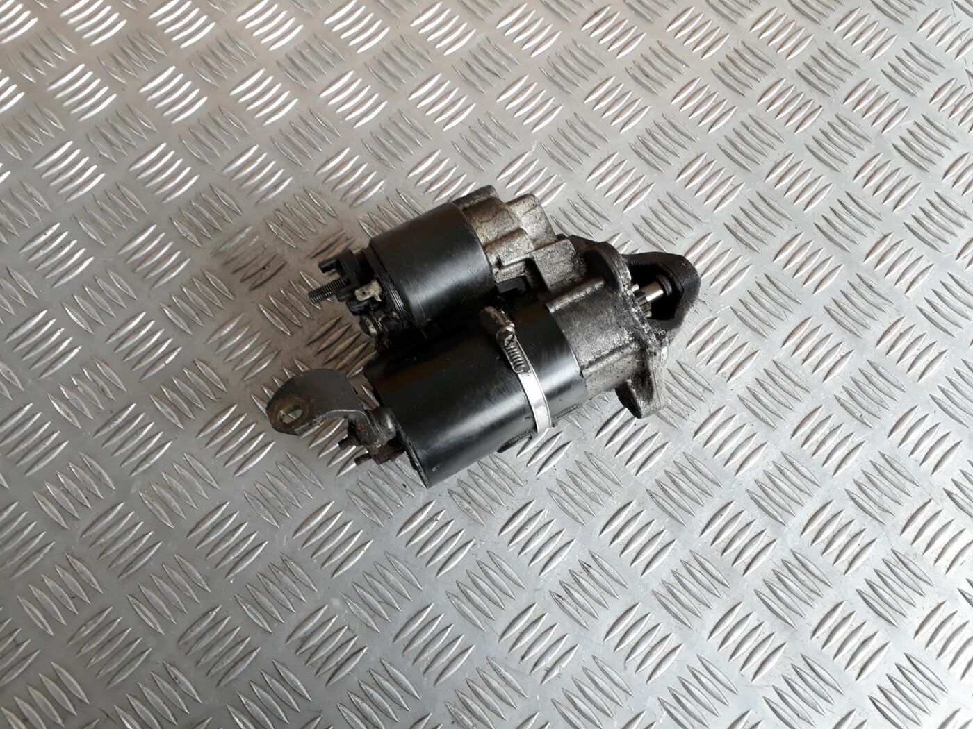 Starteris priekš AUDI A4 1999 1 Starteris priekš AUDI A4 1999