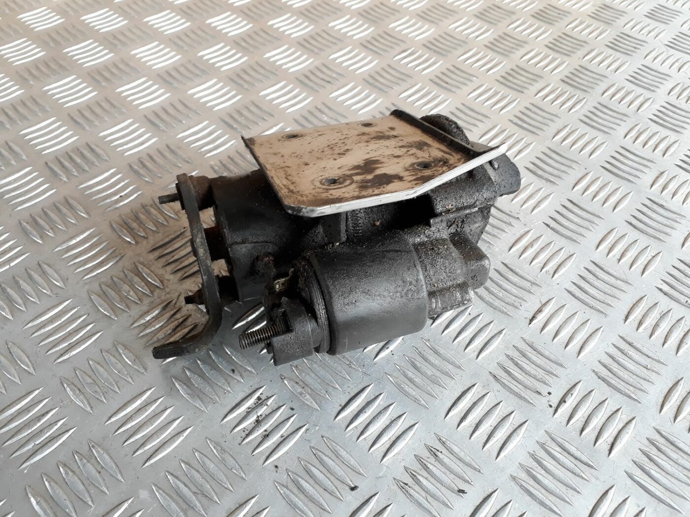 Starteris priekš AUDI A4 1999 6 Starteris priekš AUDI A4 1999