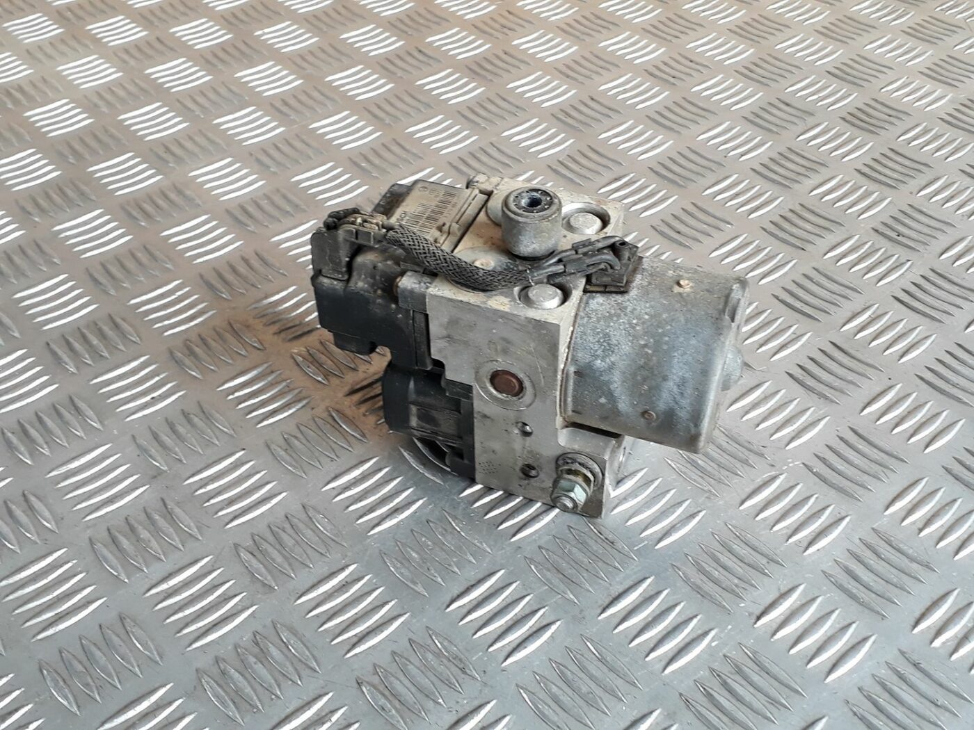 ABS bloks priekš AUDI A4 1999