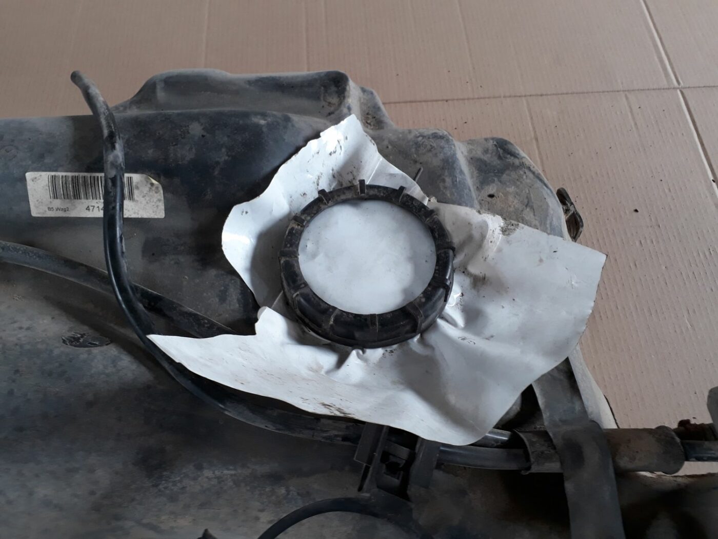 Degvielas tvertne priekš AUDI A4 1999 6 Degvielas tvertne priekš AUDI A4 1999