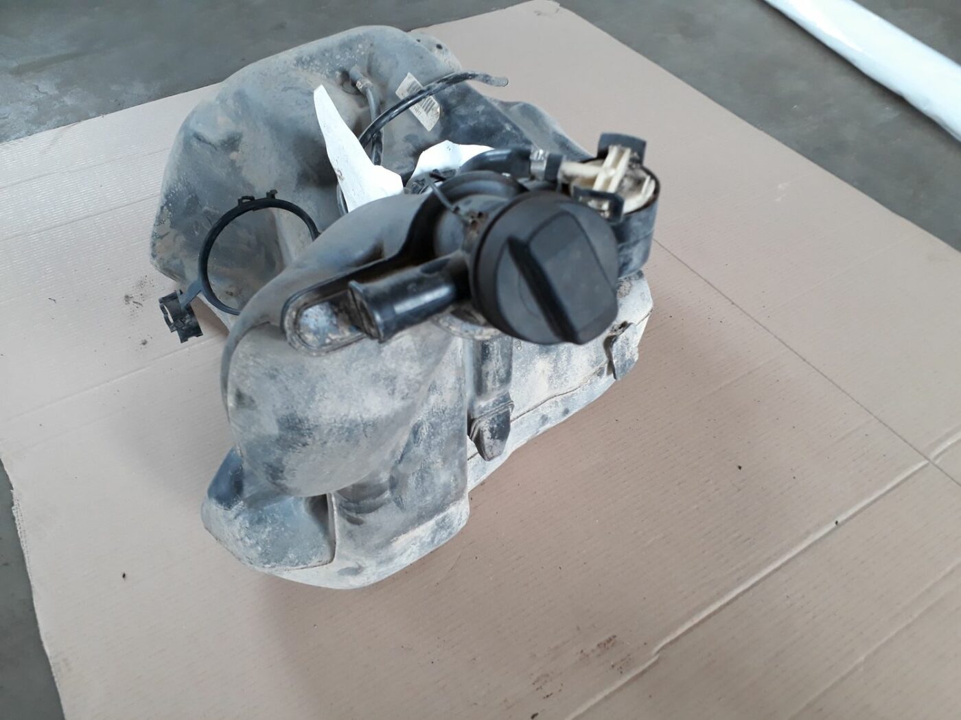 Degvielas tvertne priekš AUDI A4 1999 5 Degvielas tvertne priekš AUDI A4 1999