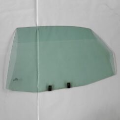 Aizmugurējo kreiso durvju stikls priekš AUDI A4 1999