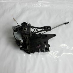 Aizmugurējo labo durvju slēdzene priekš VOLVO V70 2010