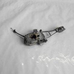 Durvju roktura iekšējais stiprinājums priekš VOLVO V70 2010